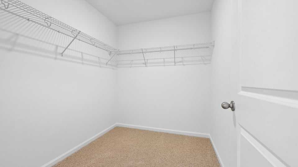 walkin closet with wire shelving