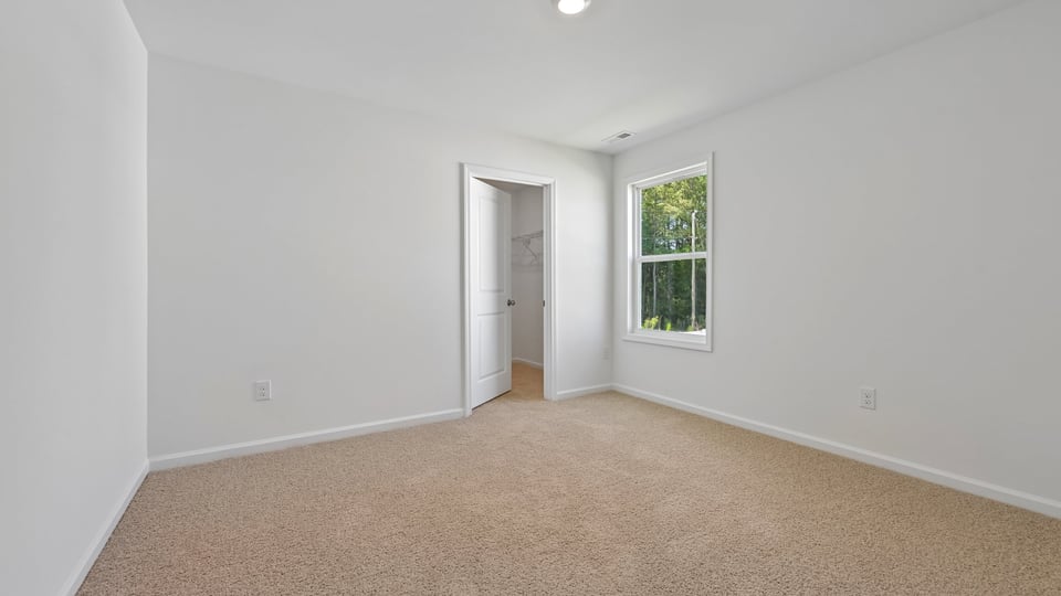 bedroom with carpet flooring