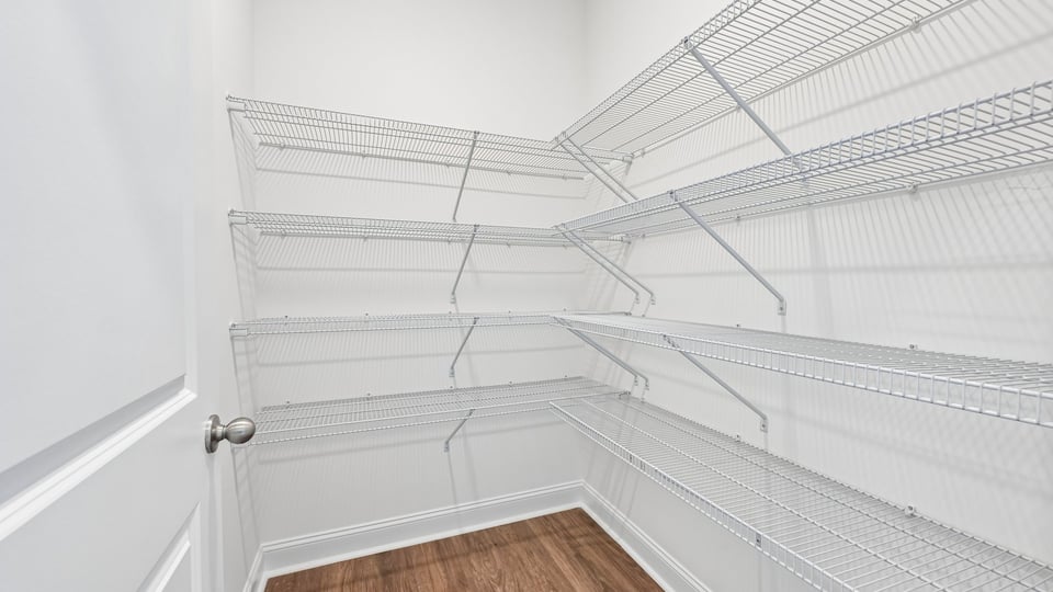 walkin pantry with wire shelving