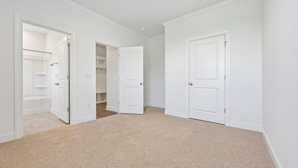 bedroom with carpet flooring