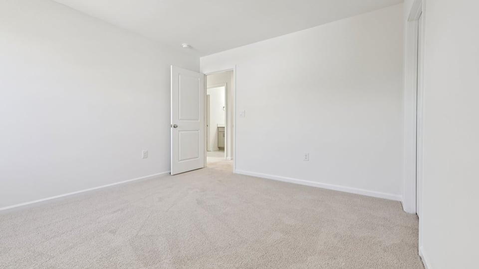 bedroom with carpet flooring