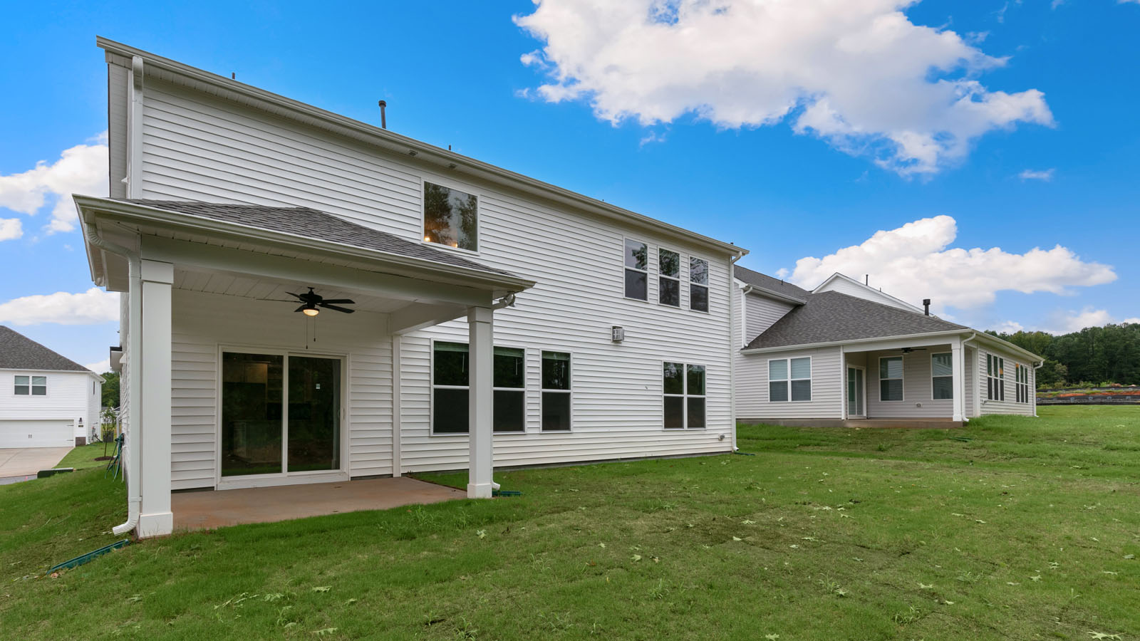 * Photos are not of actual home or interior features and are representative of floor plan only. *