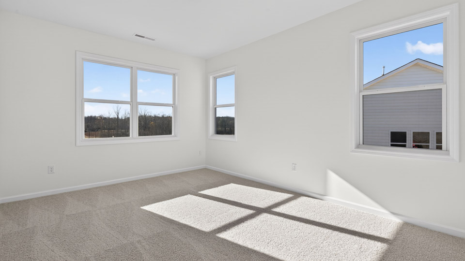 Bedroom with carpet floor and closet