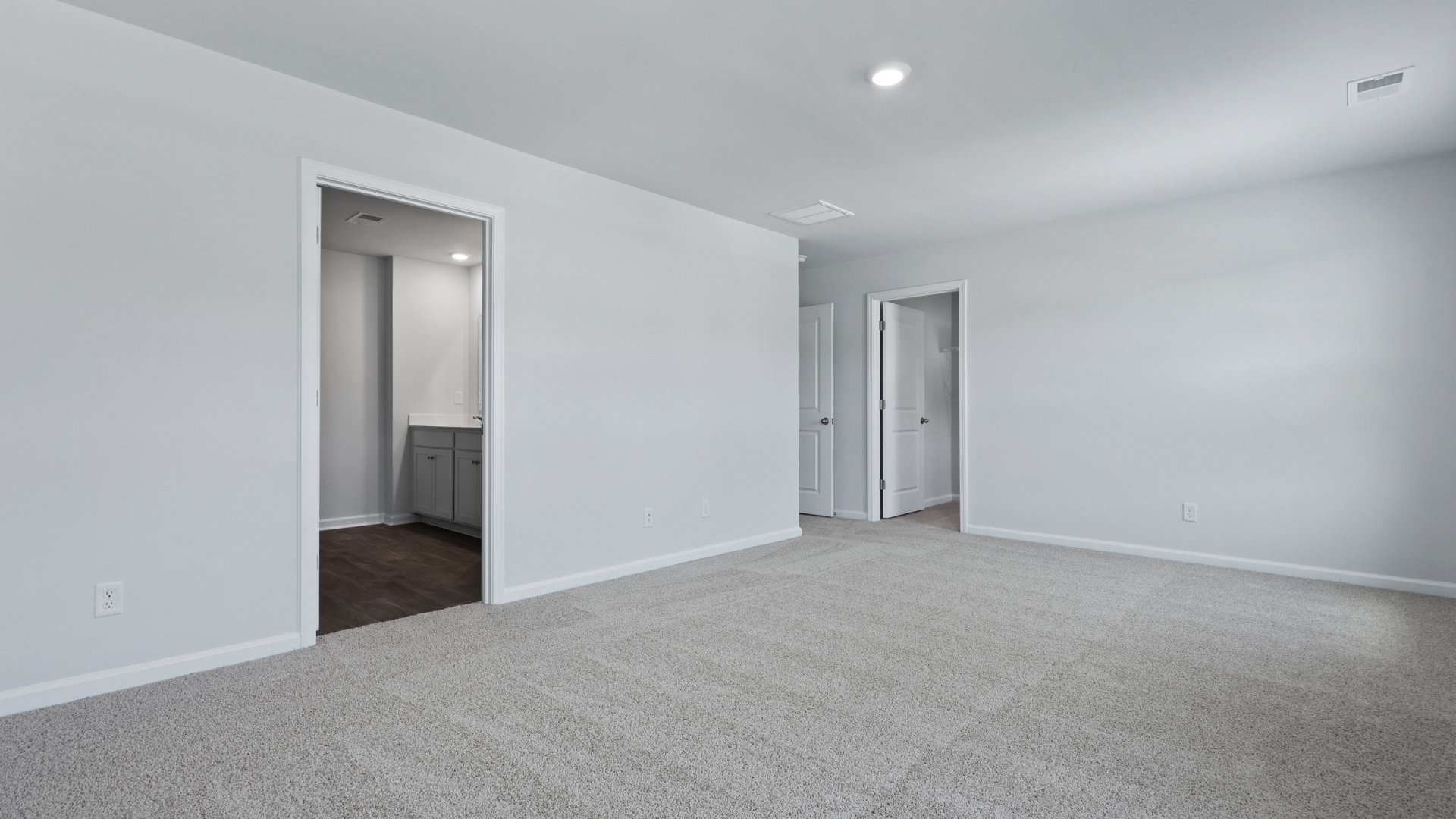 Large primary bedroom with en-suite