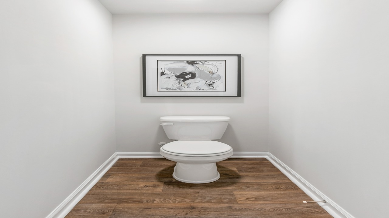 toilet area in primary bathroom