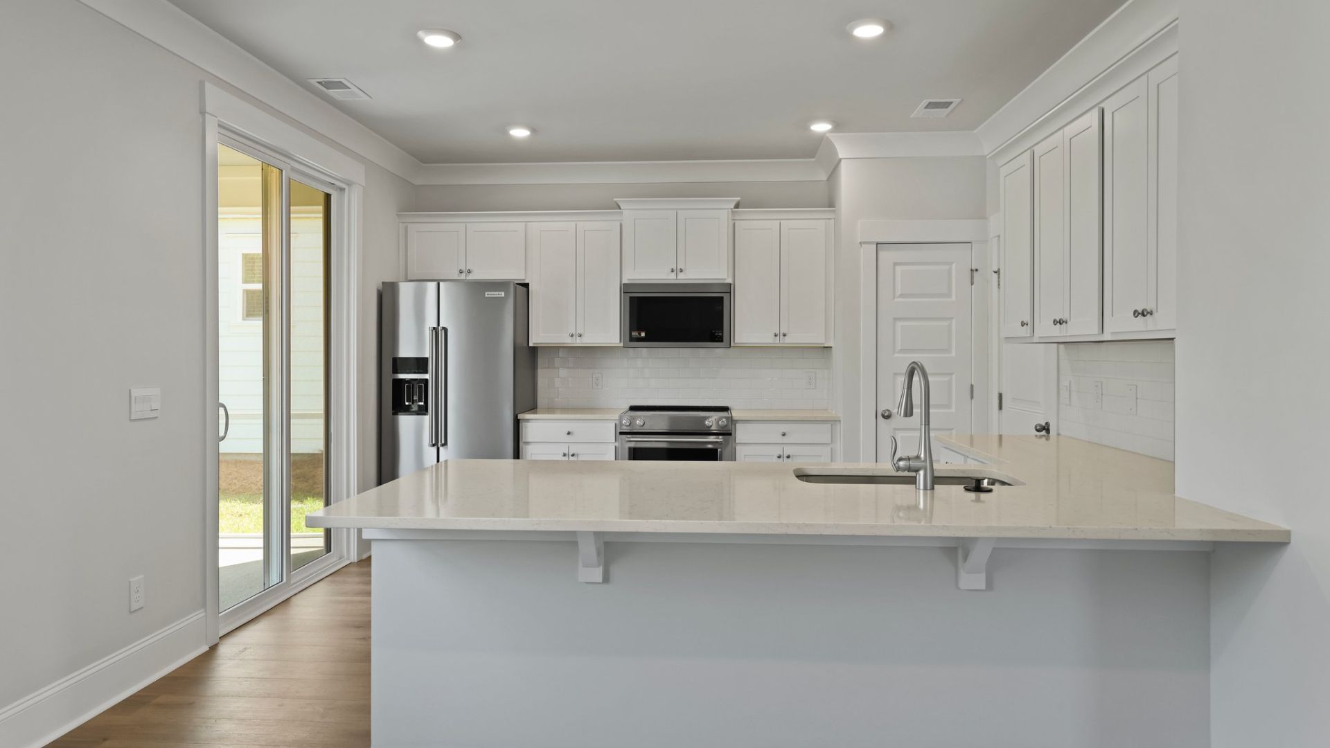 Large open concept kitchen