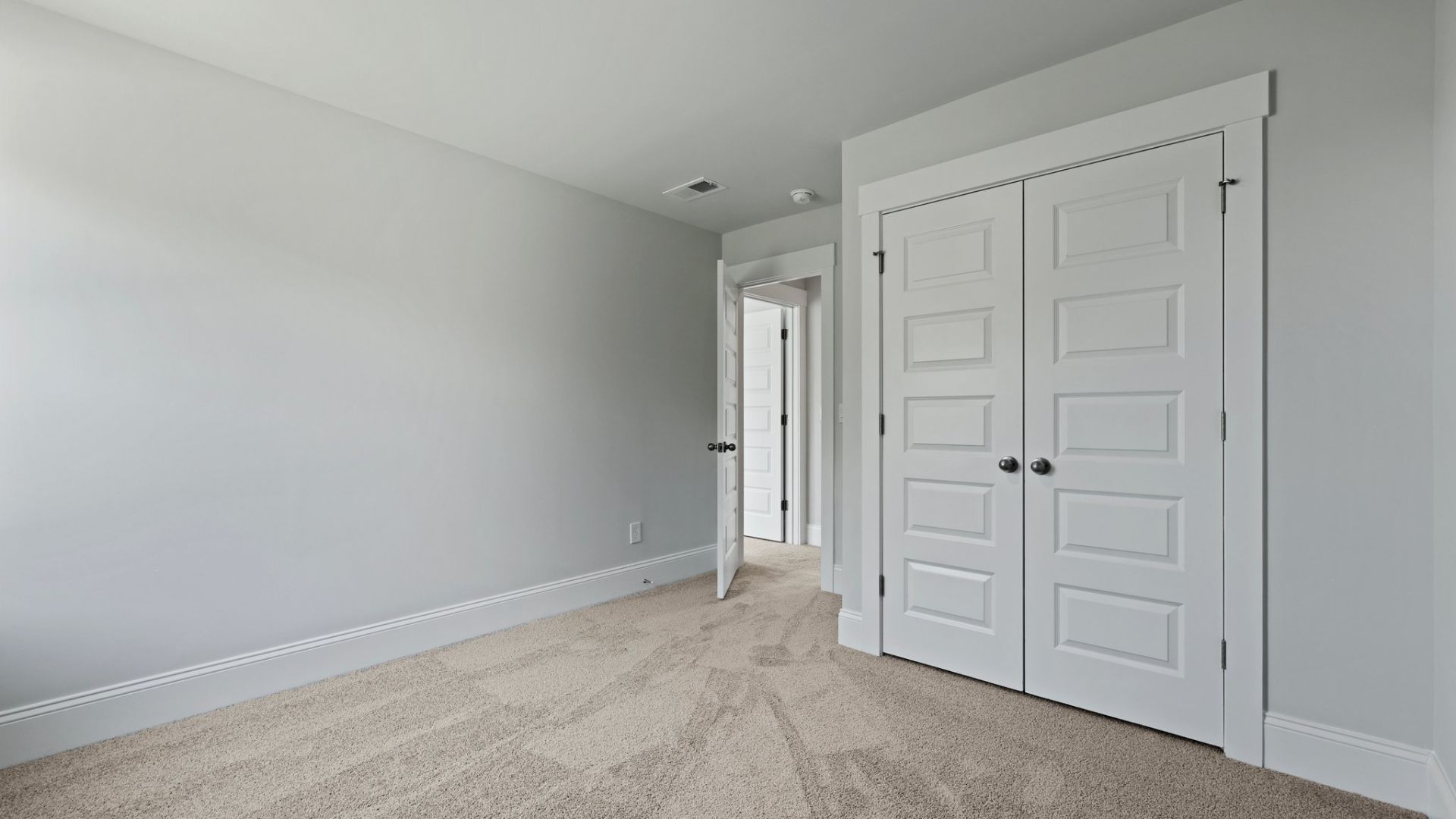 Guest bedroom or office space