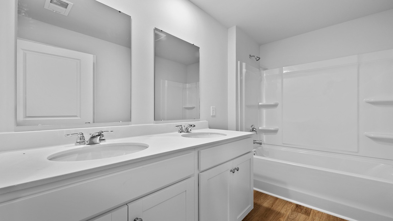 Guest bathroom with a tub