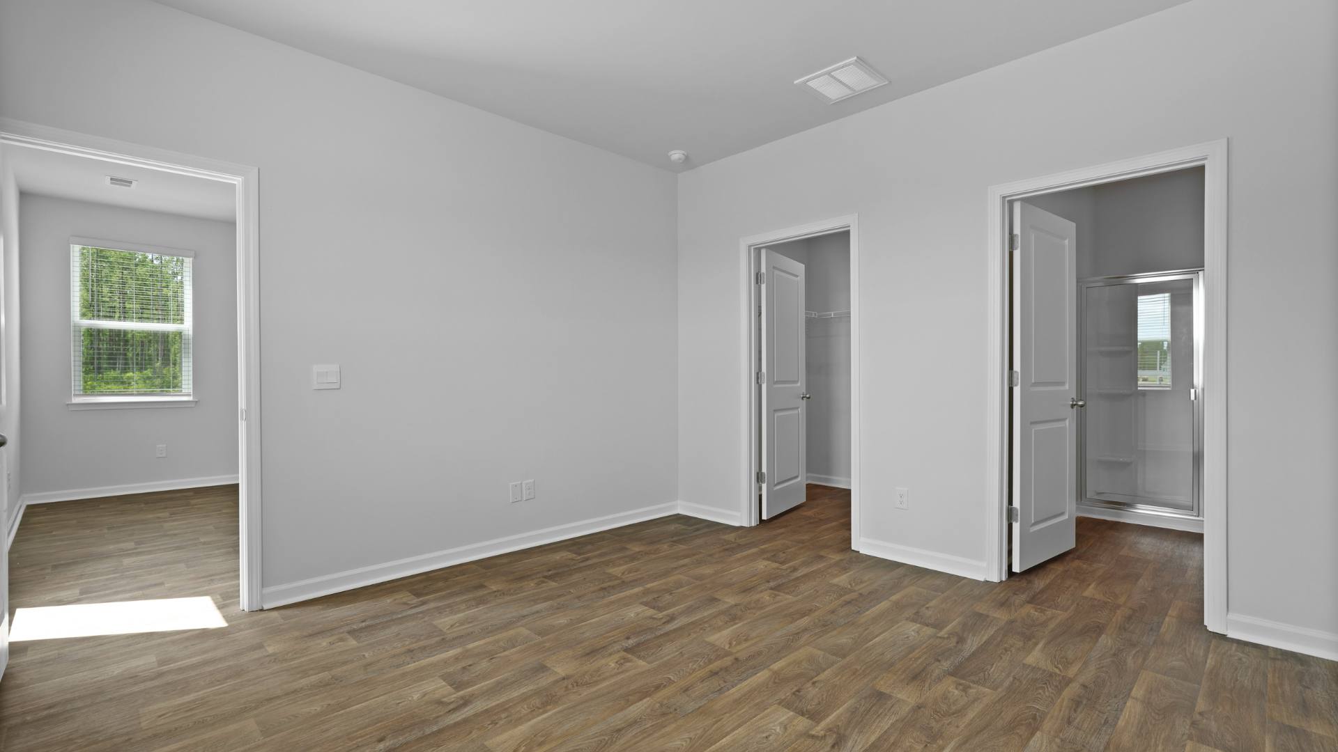 primary room with en-suite