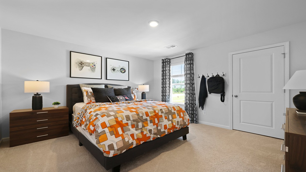 Second story guest bedrooms