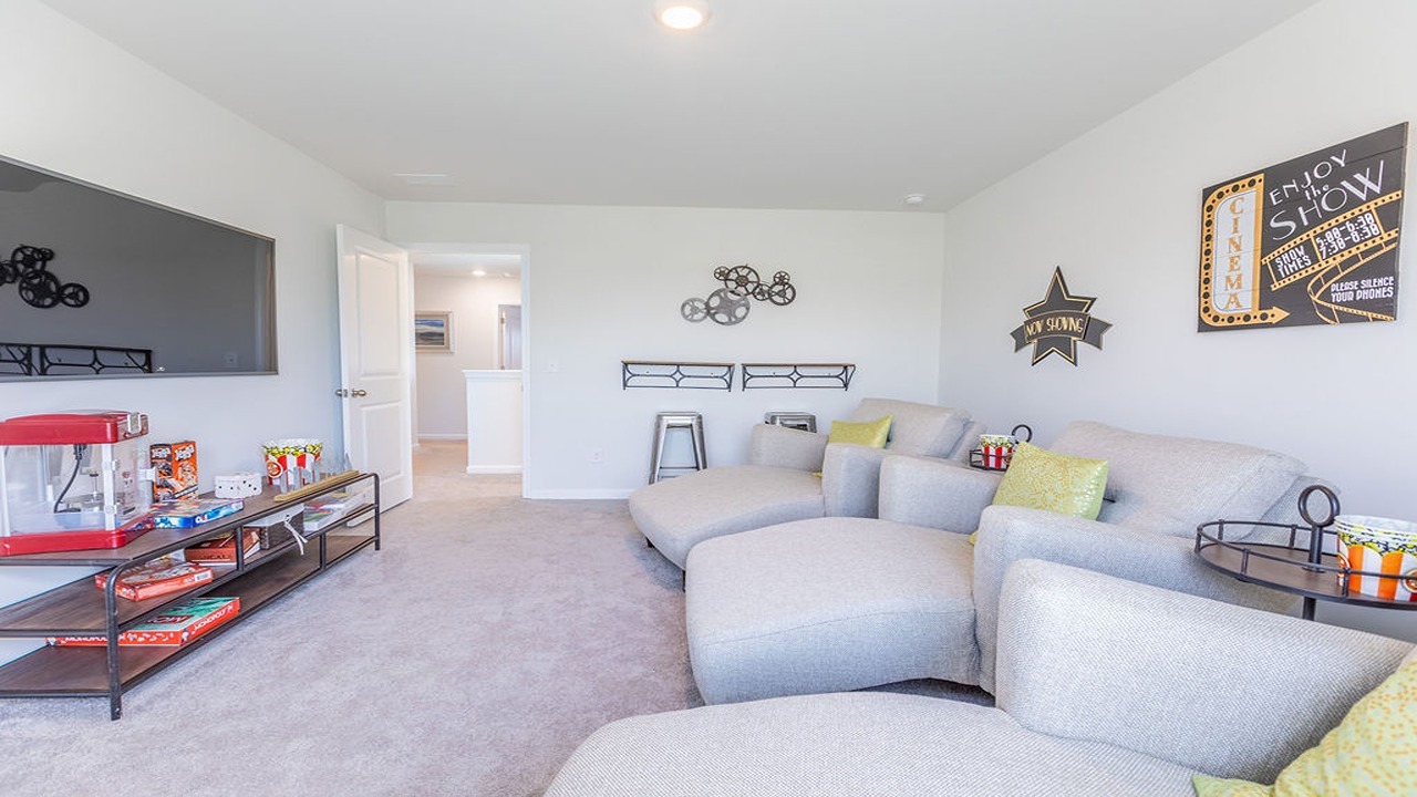 Loft area - versatile room