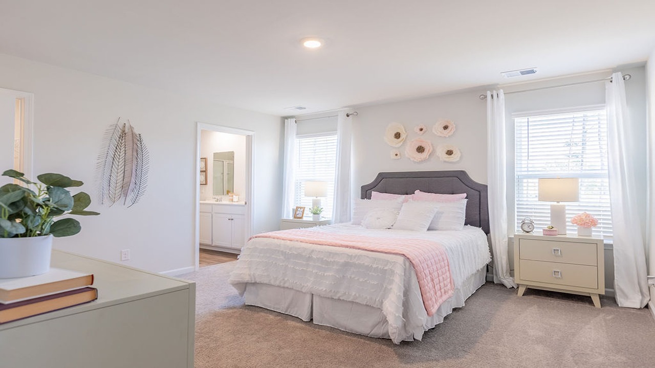 Guest bedroom with en-suite