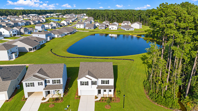 pond lot home