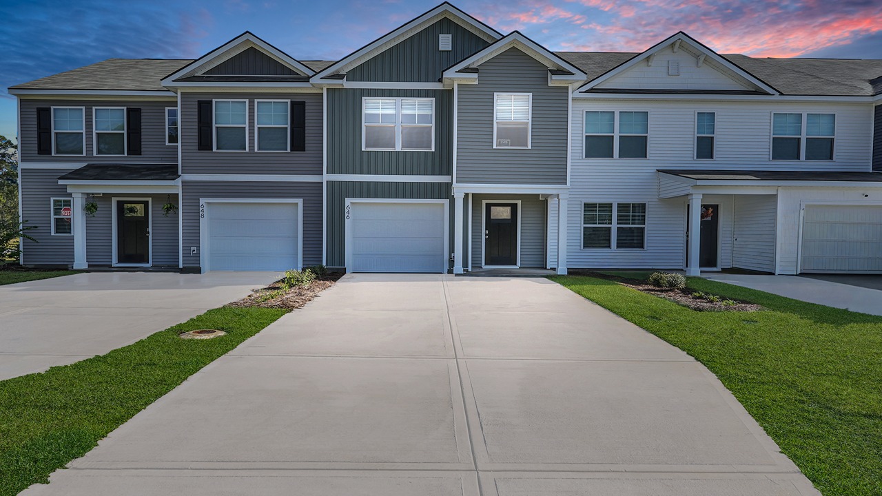 New construction homes in Summerville South Carolina, New homes near Charleston, New Townhomes in Pine Hills