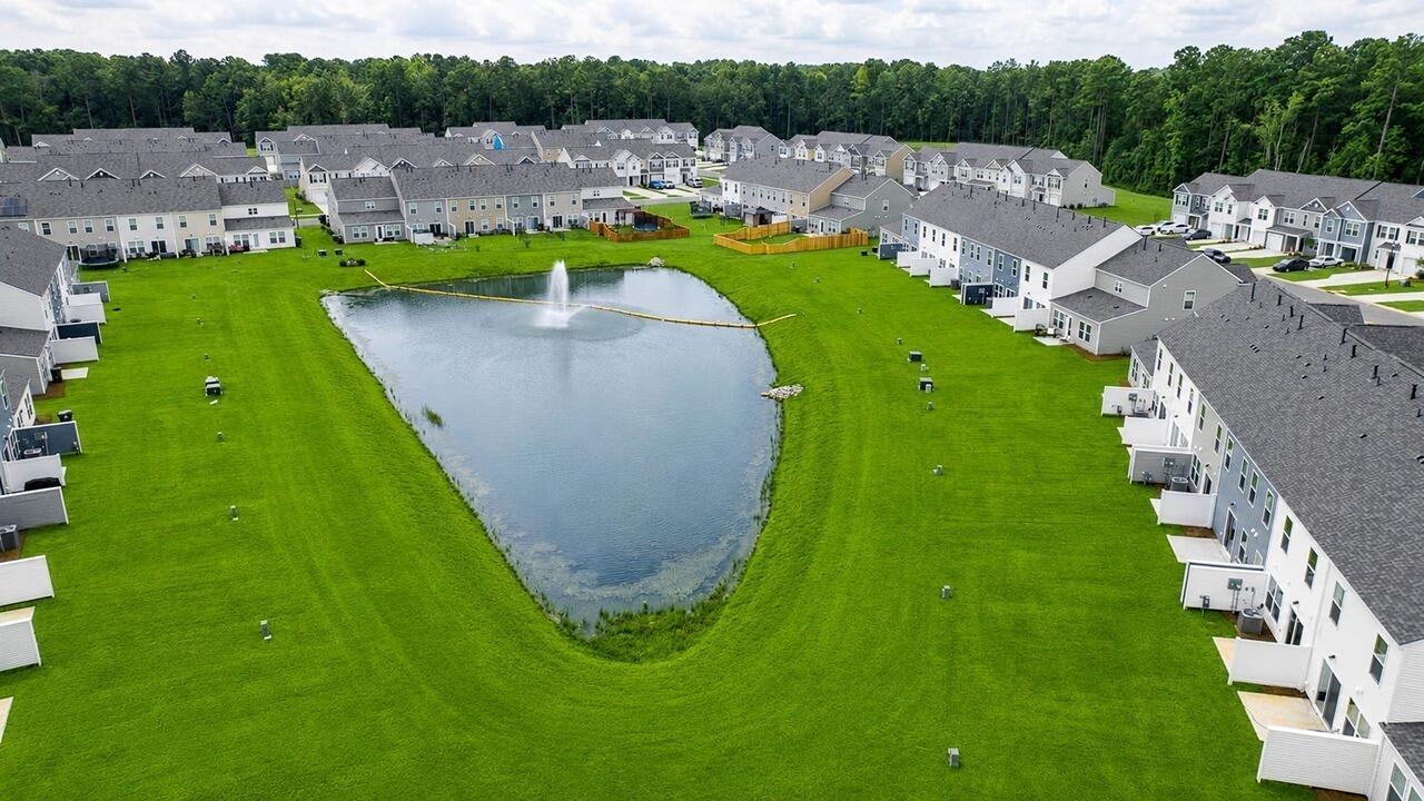 Townhome on Pond Lot
