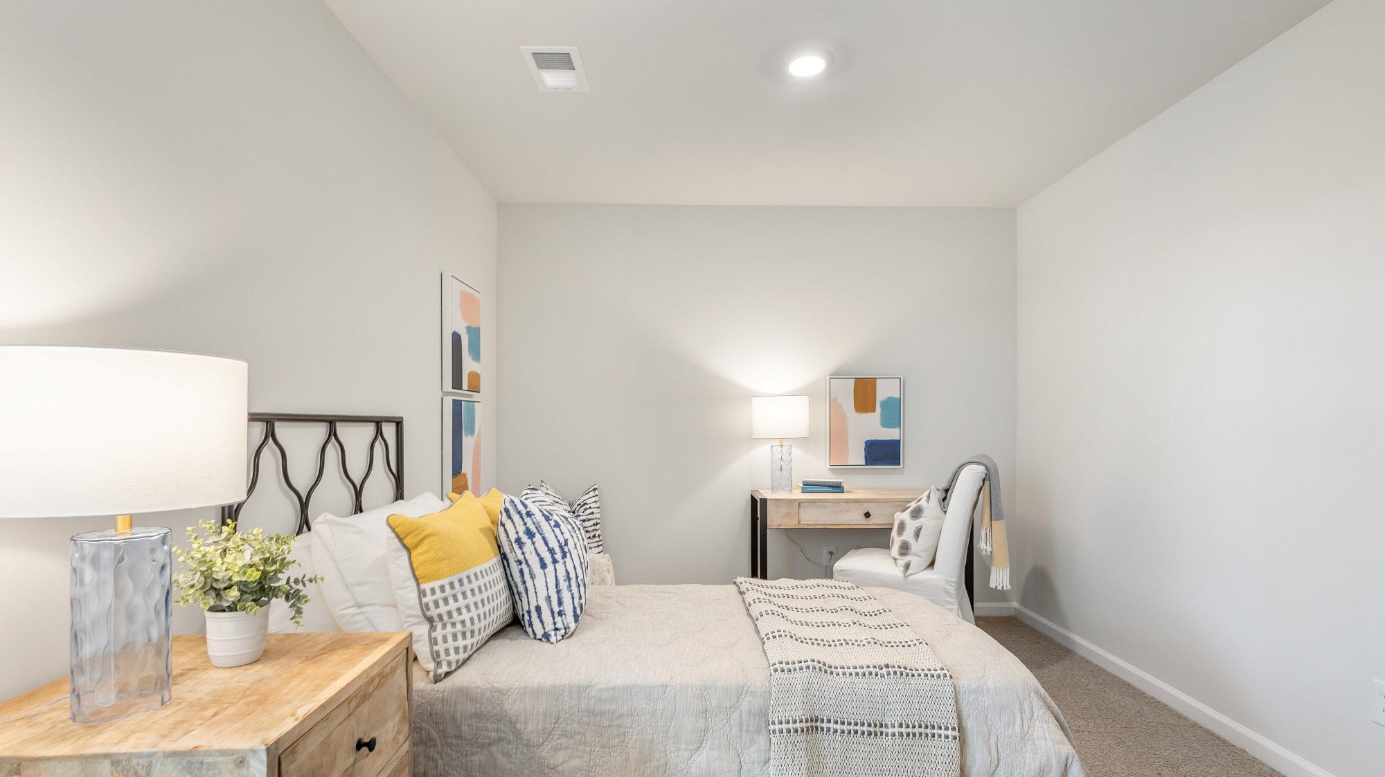 Guest bedroom