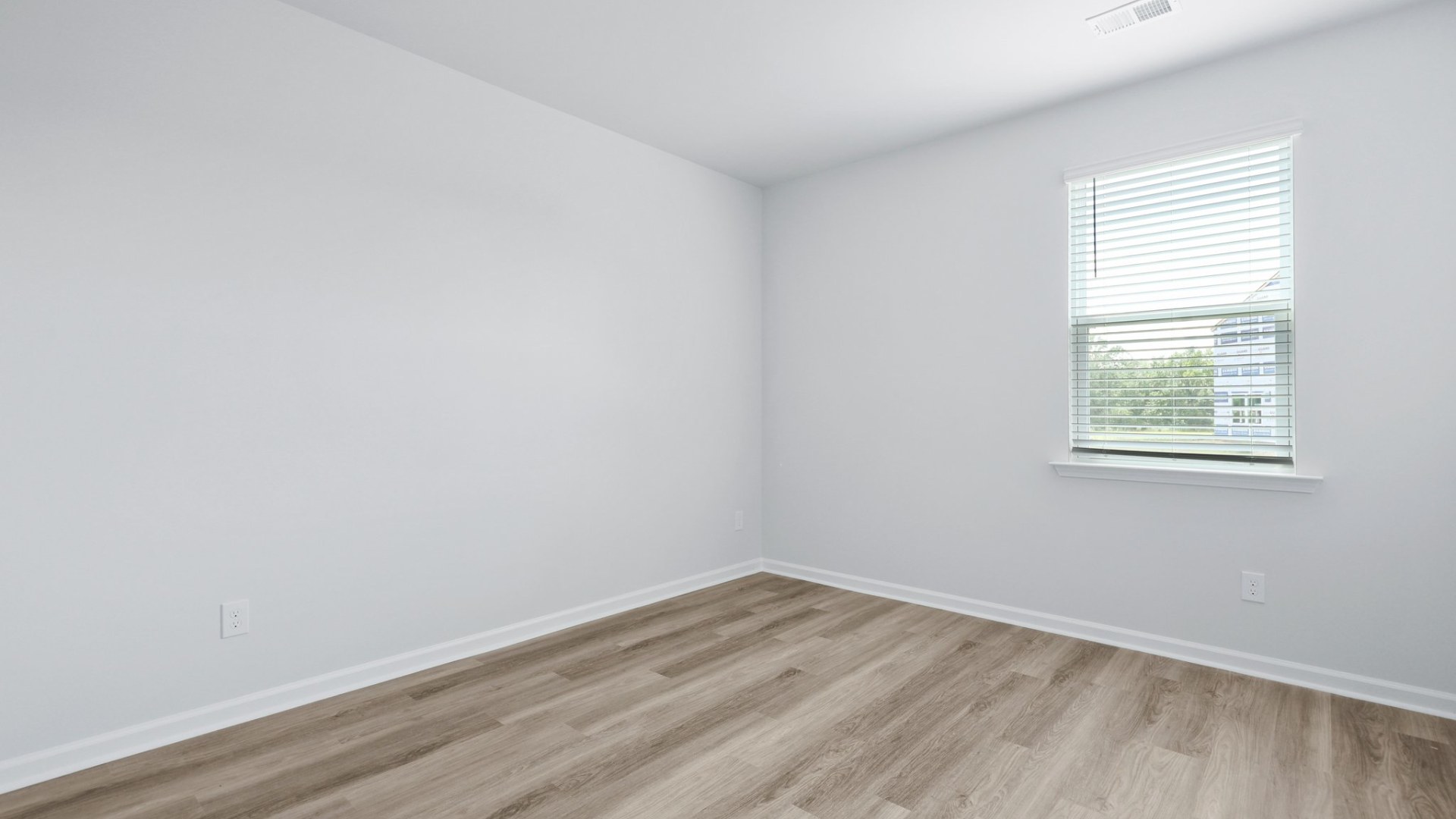 Spacious first floor bedroom