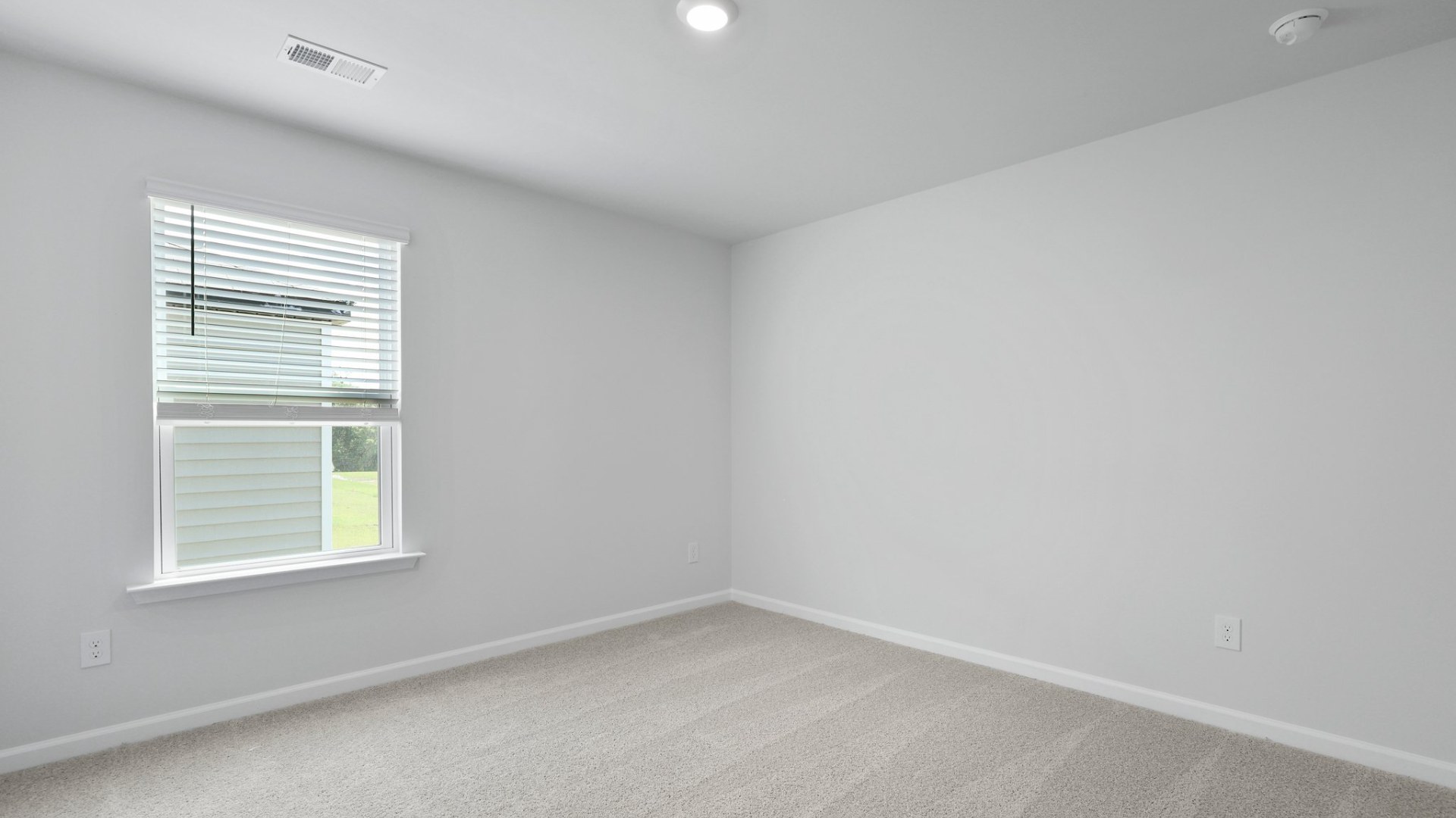 Guest bedroom with natural loght
