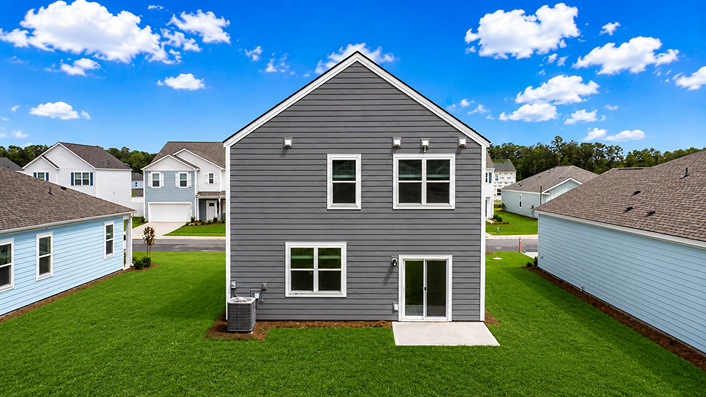 Large backyard on a Ravanel home