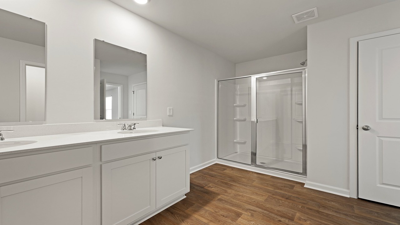 Primary en-suite with dual vanity