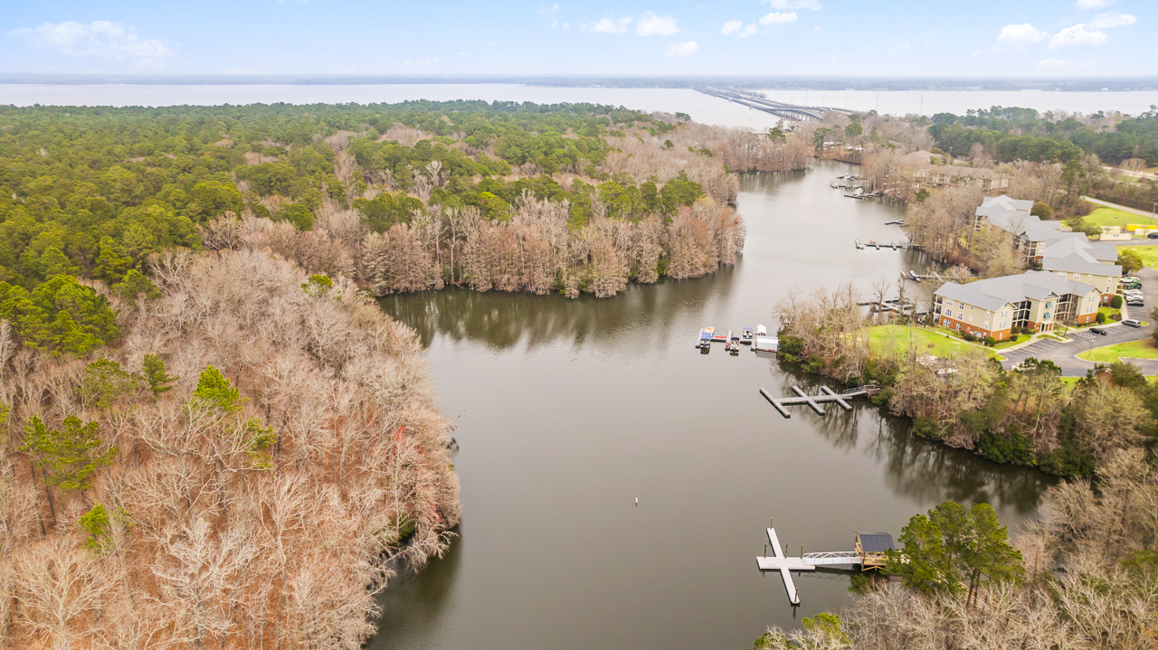 Townhomes with docks and lake access