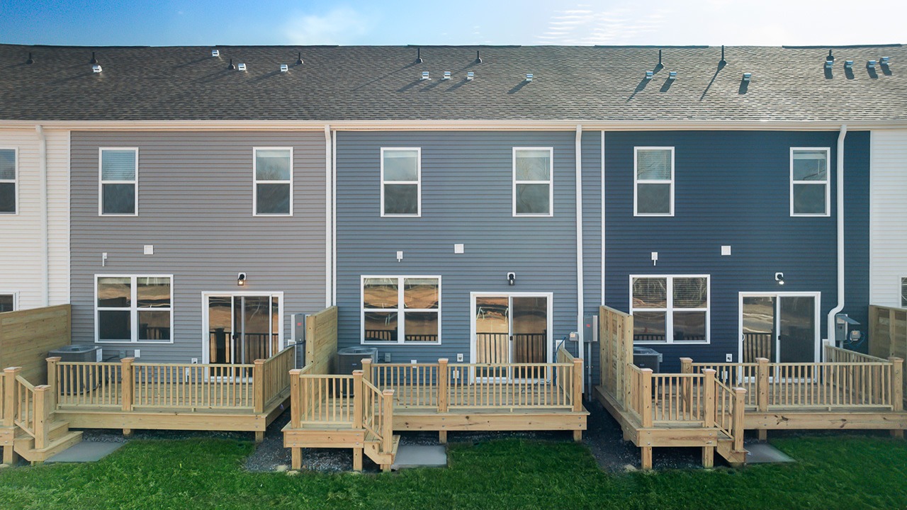 Townhomes with large back porcheds