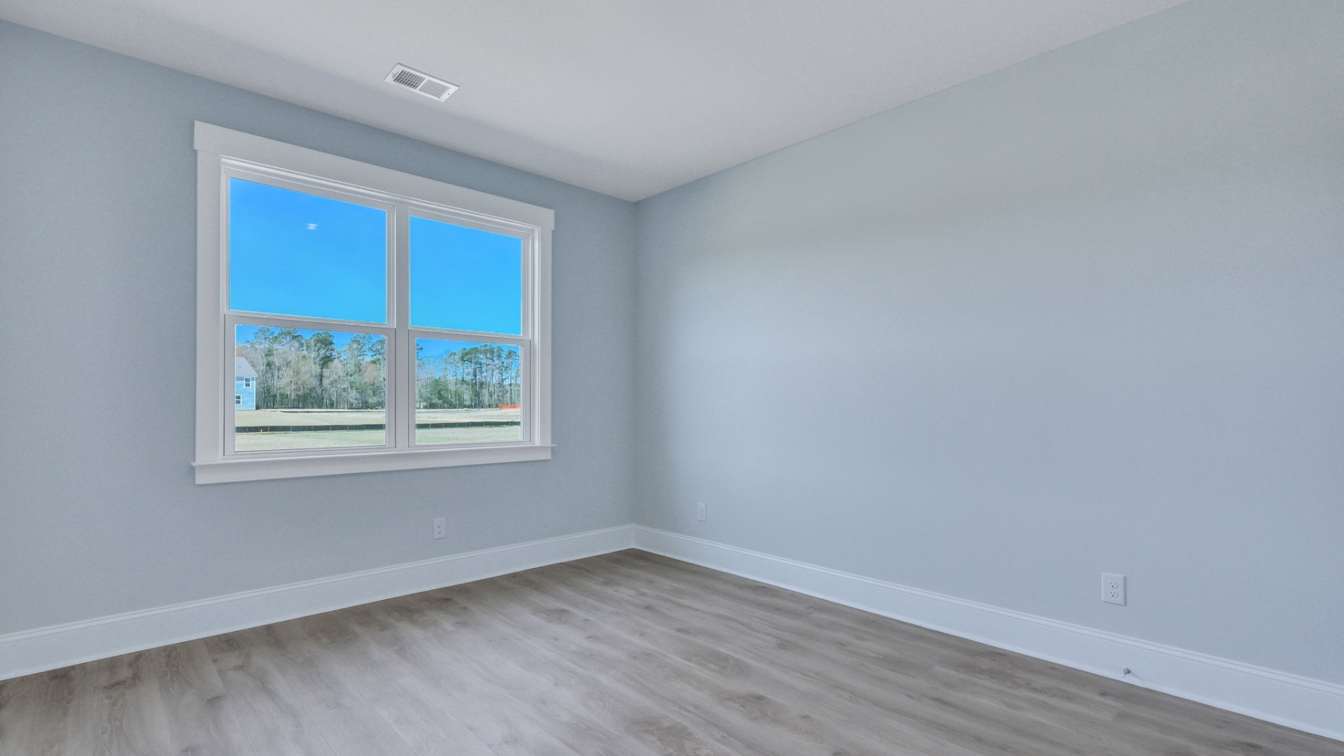 Spacious guest bedroom