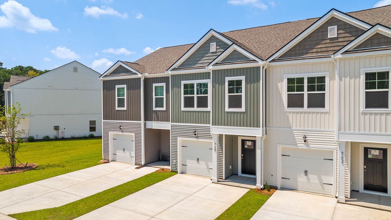 709 GALIVANT DRIVE exterior