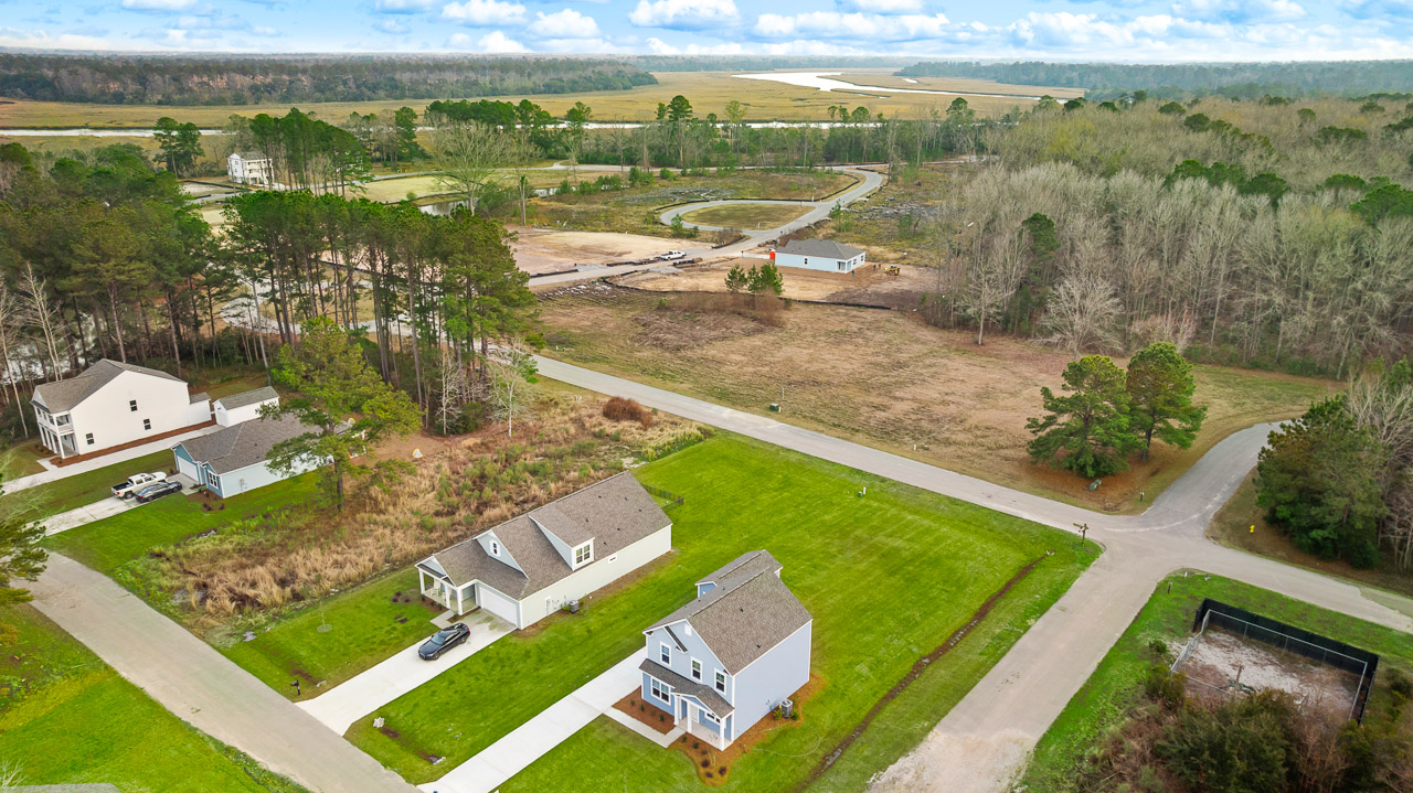 Large corner lots in Yemassee for sale