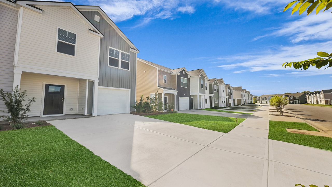 New homes in Carolina Groves, New Townhomes in Moncks Corner South Carolina, New homes near Charleston