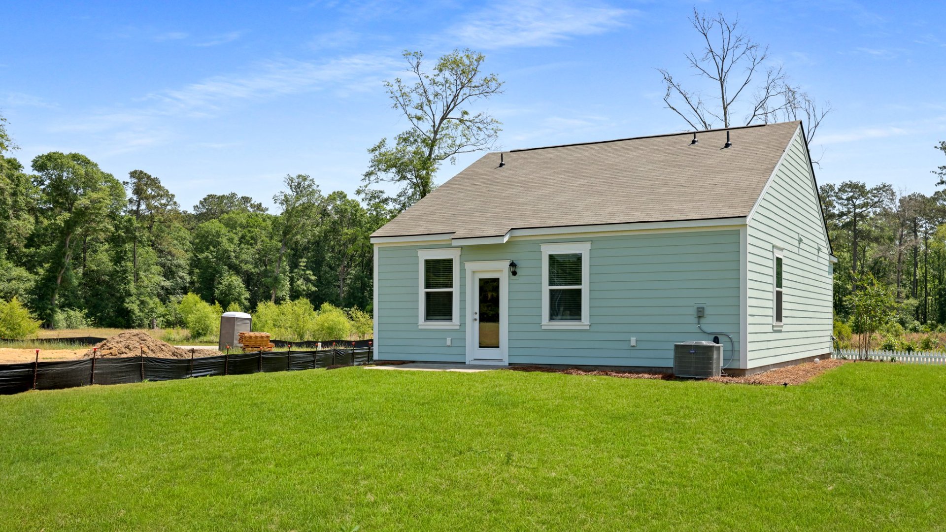 Rear-exterior of the Perry floorplan.