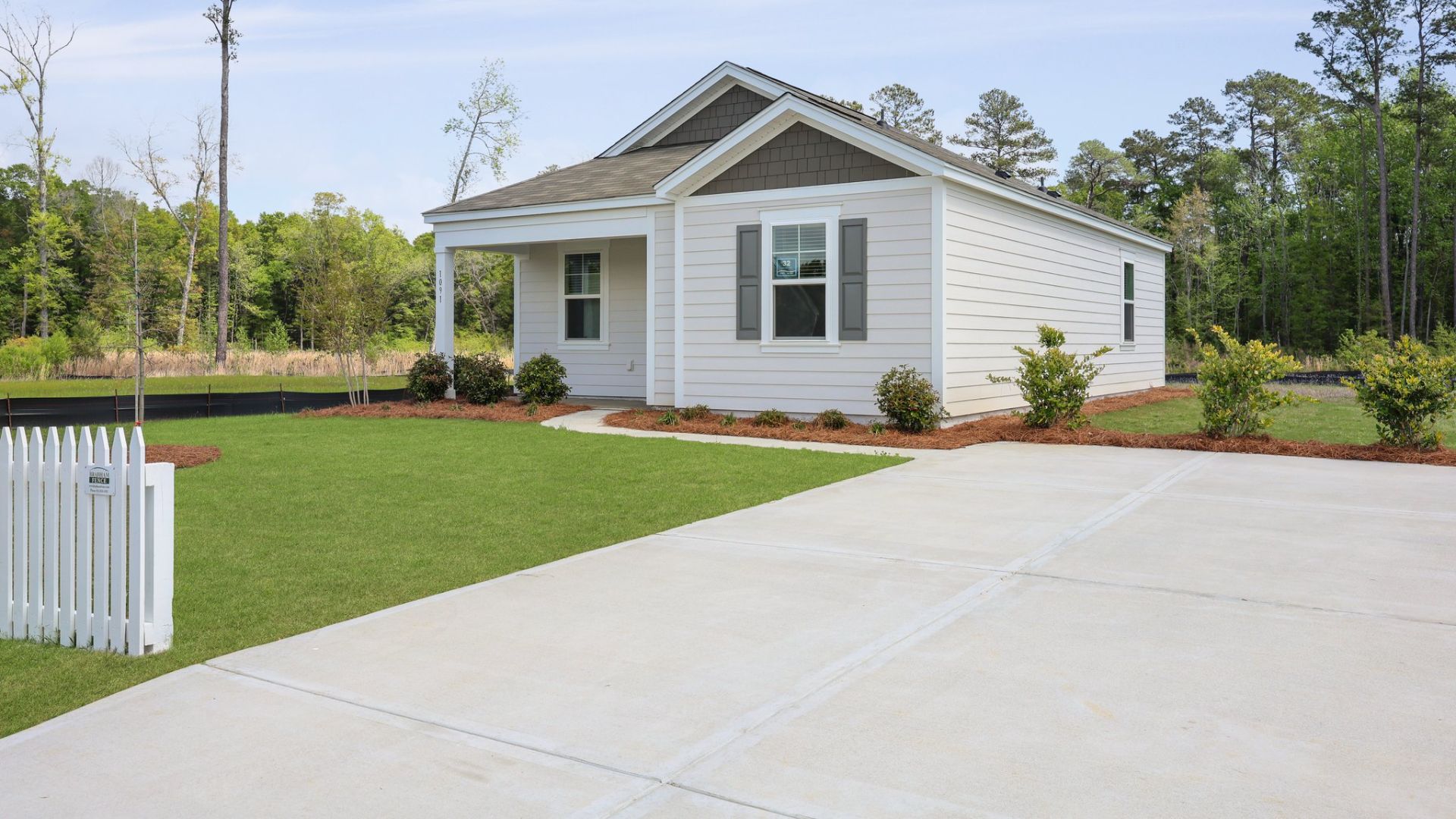 Spacious front yard of the Perry floorplan.