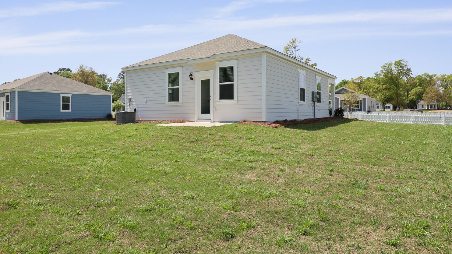 Spacious backyard with a patio in Summerton, South Carolina.