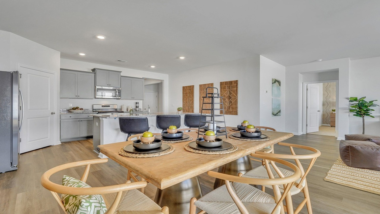 dining area to kitchen