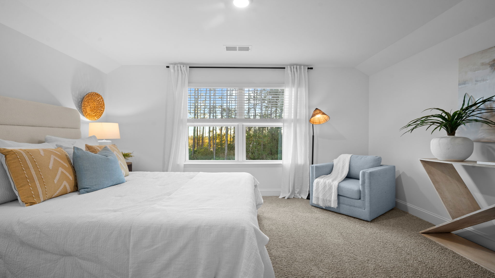 Upstairs guest bedroom
