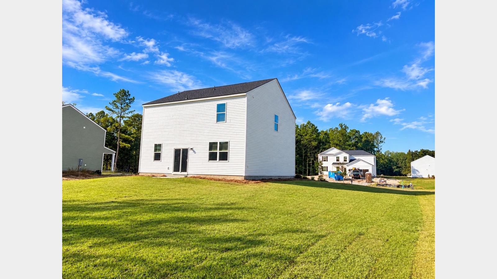large side angle of back yard in cypress landing with plenty of space for outdoor recreation