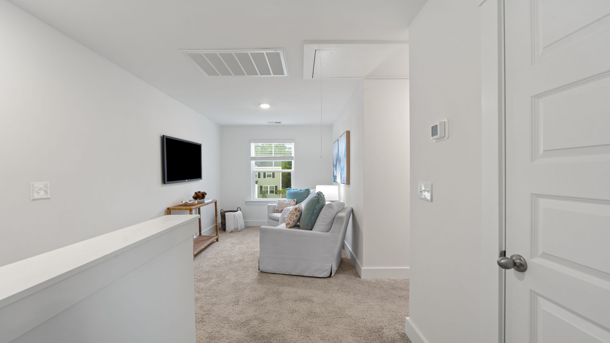 Flexible upstairs loft area