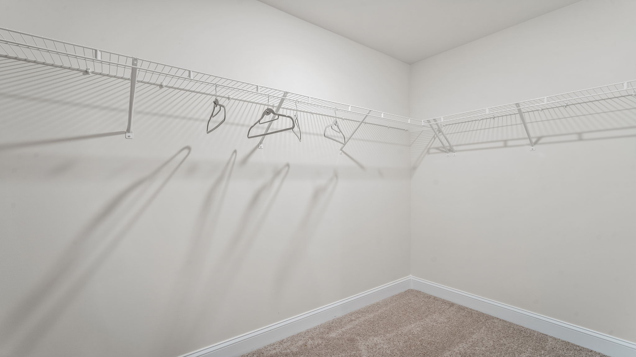 WALK IN CLOSET