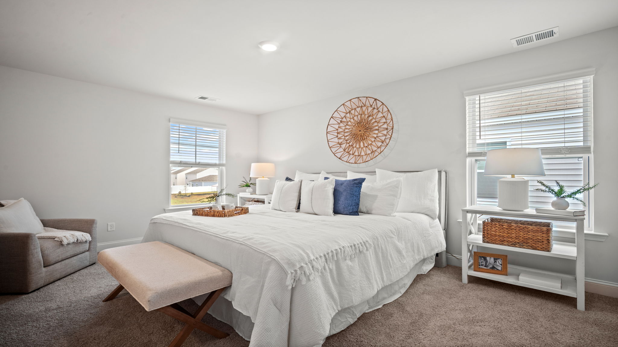 LARGE PRIMARY BEDROOM
