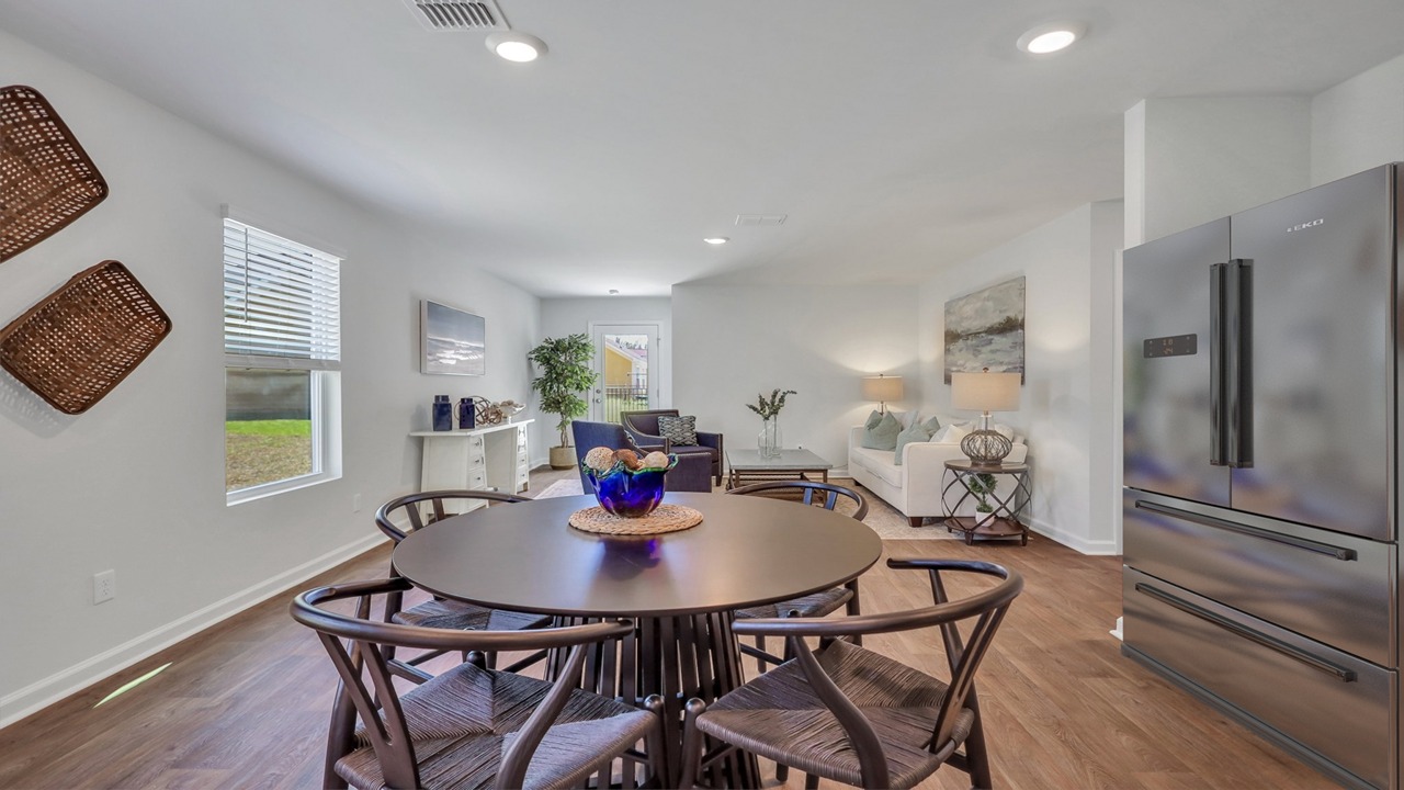 KITCHEN TO LIVING