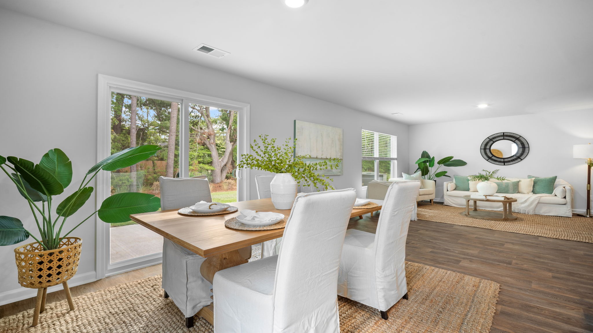 Ding area with a table and chairs