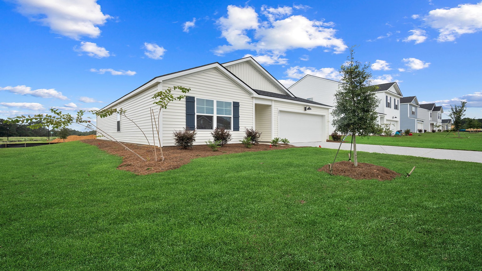 Front side of new construction home in Holly Oaks, statesboro new home community