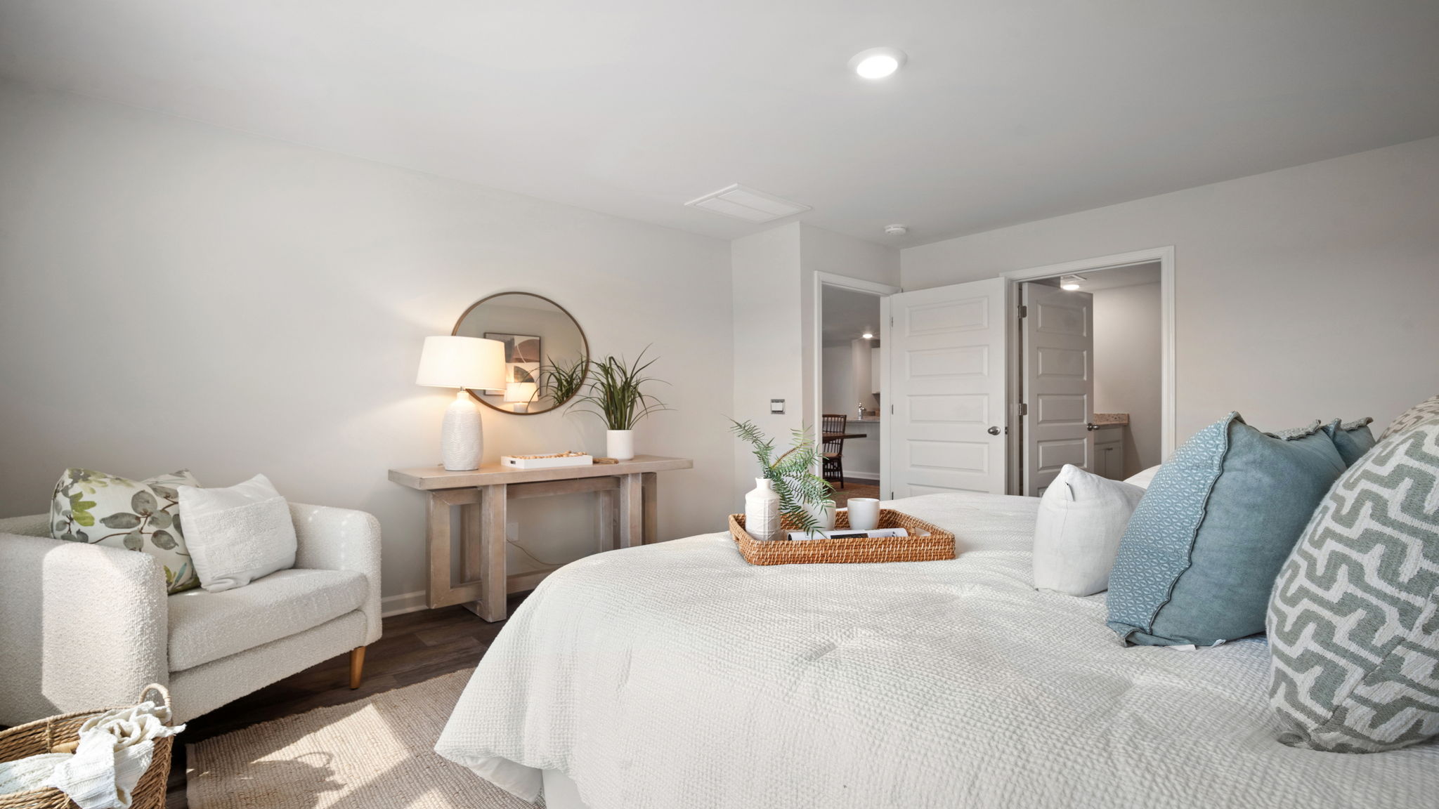 primary suite main level