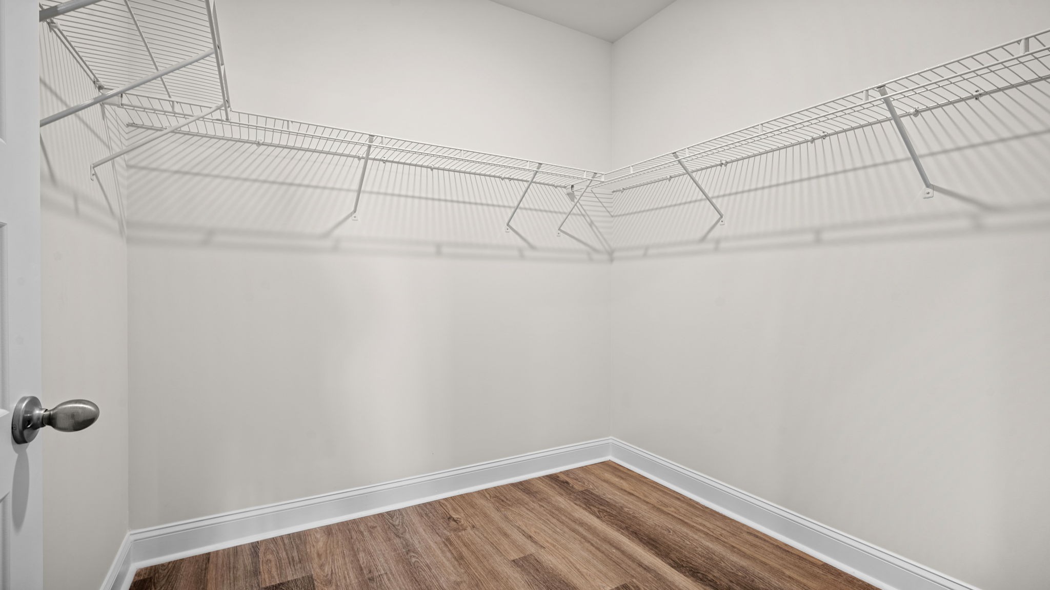 WALK IN CLOSET