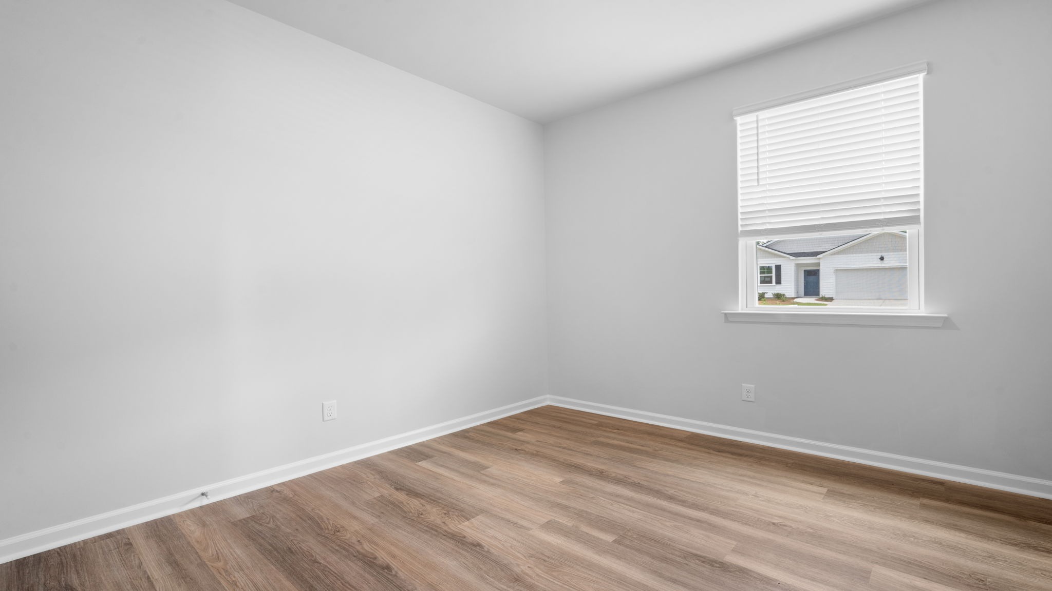 Spacious guest bedroom in guyton ga
