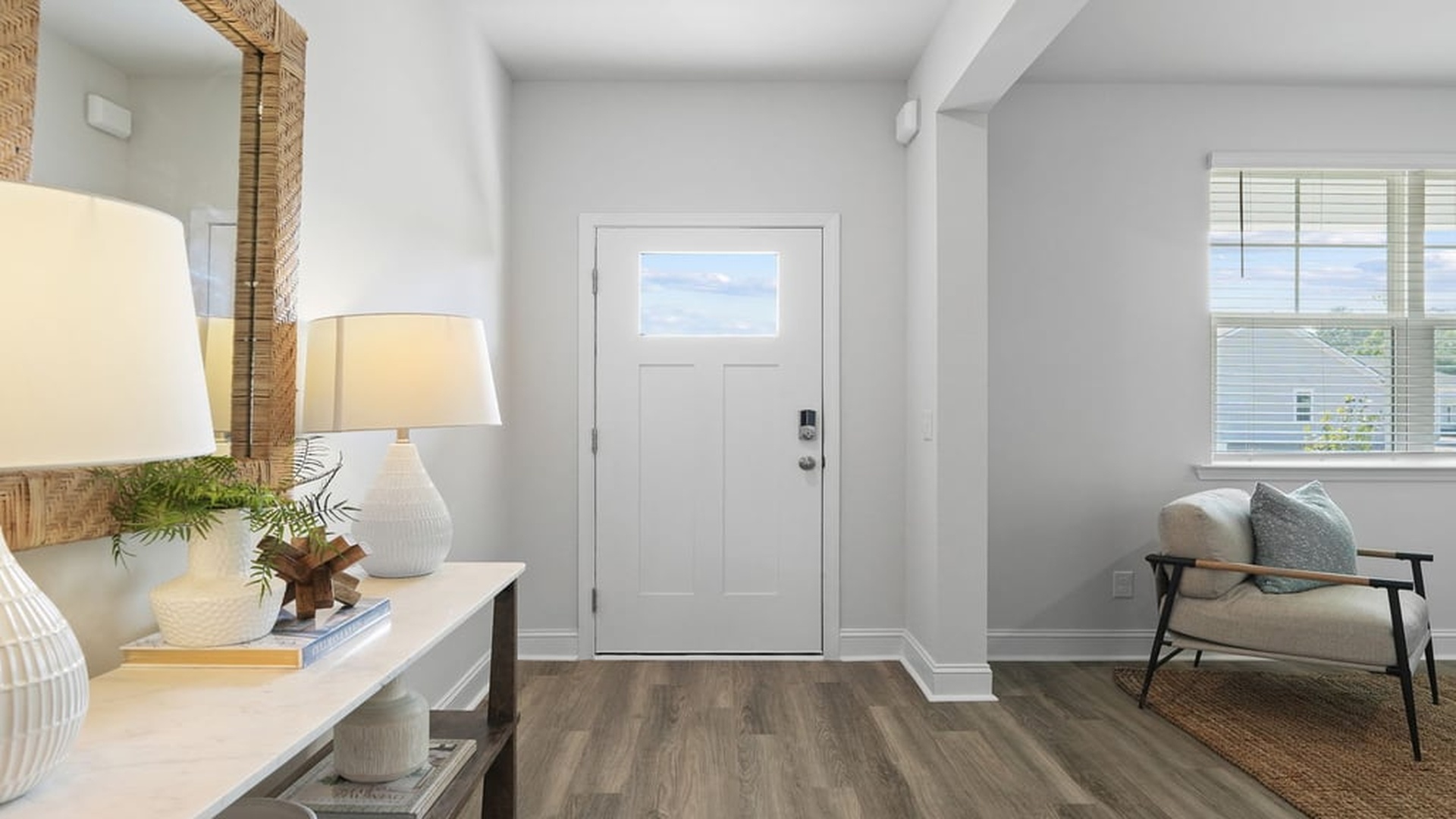 Beautiful spacious foyer