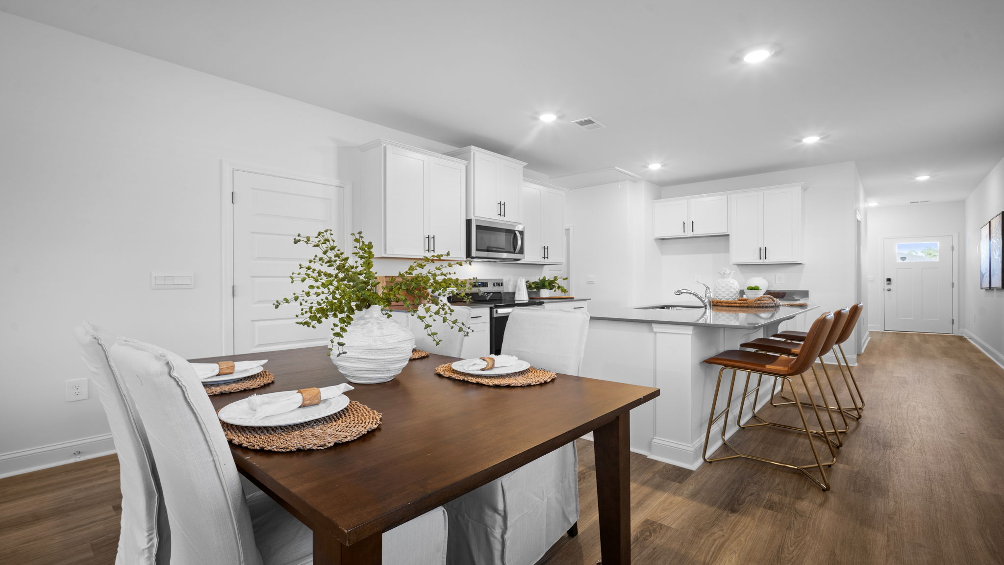 Dining area with a table and chairs