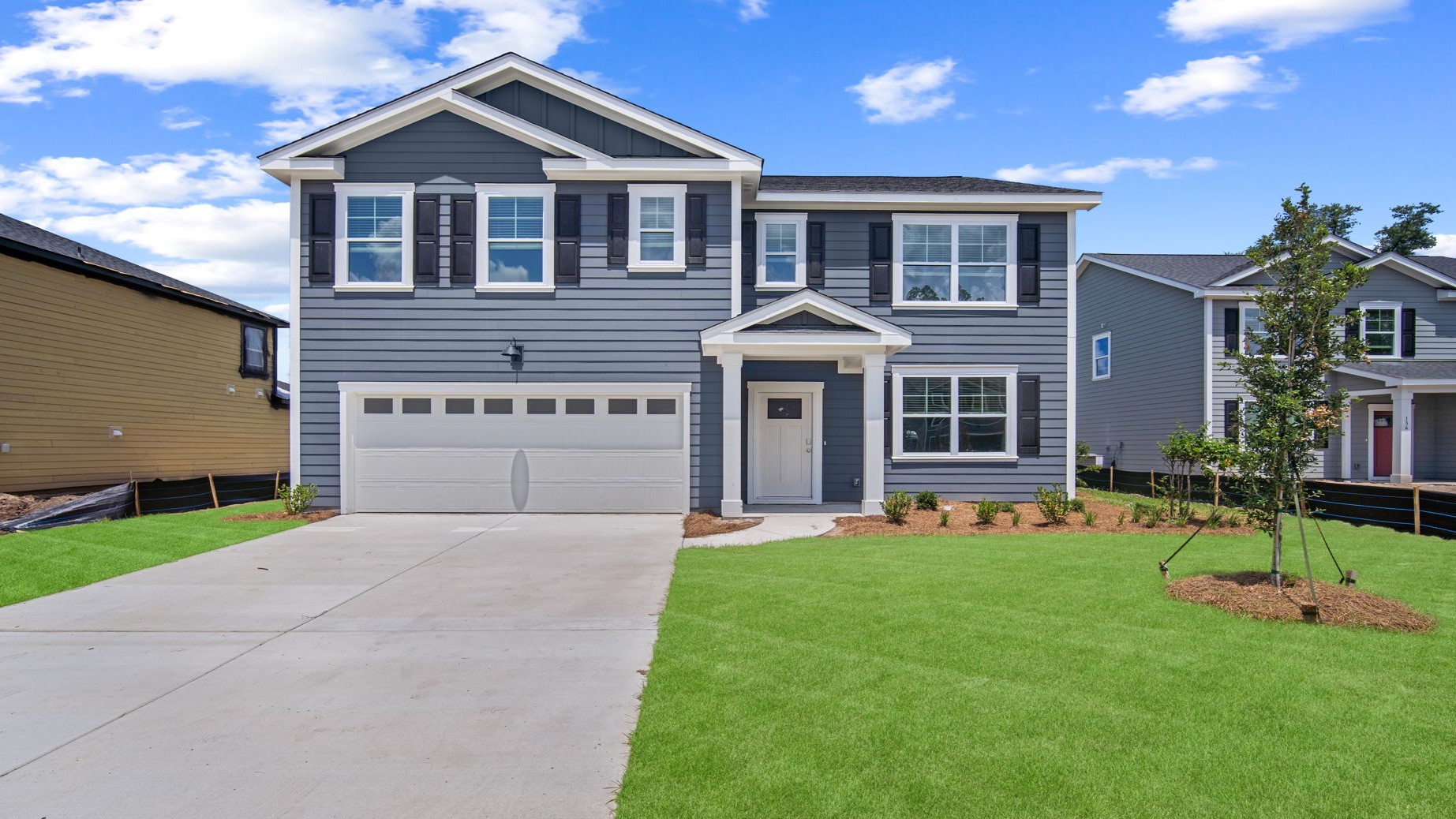 1073 Lakes Boulevard exterior