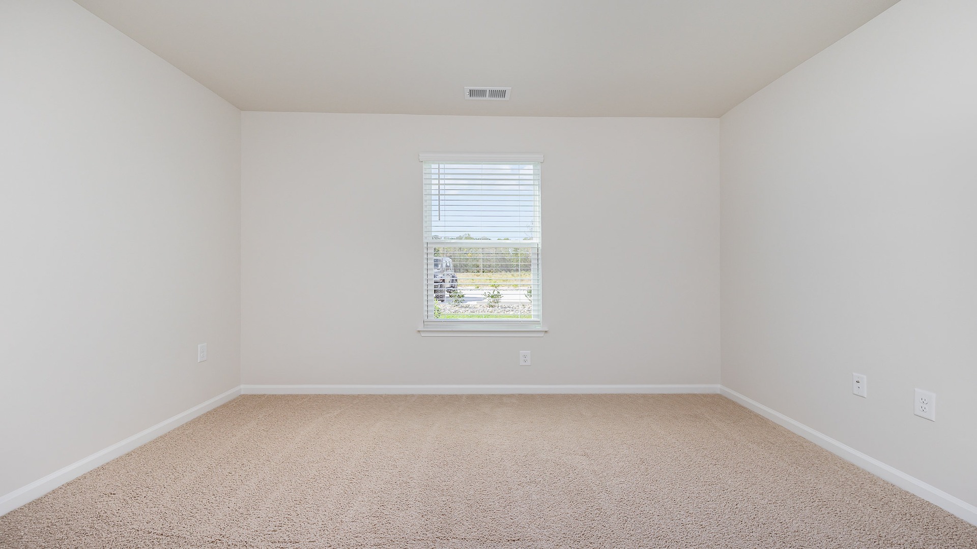 bedroom with carpet flooring