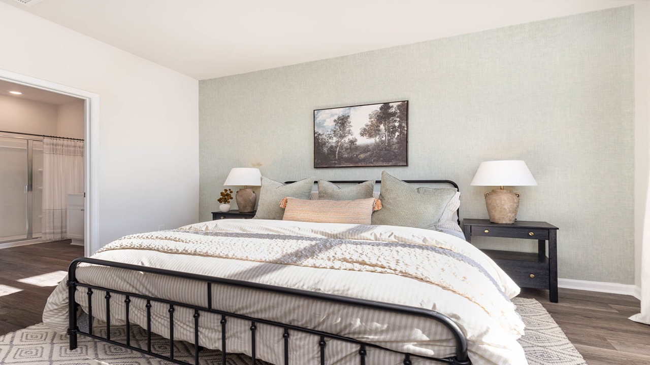 bedroom with carpet flootring